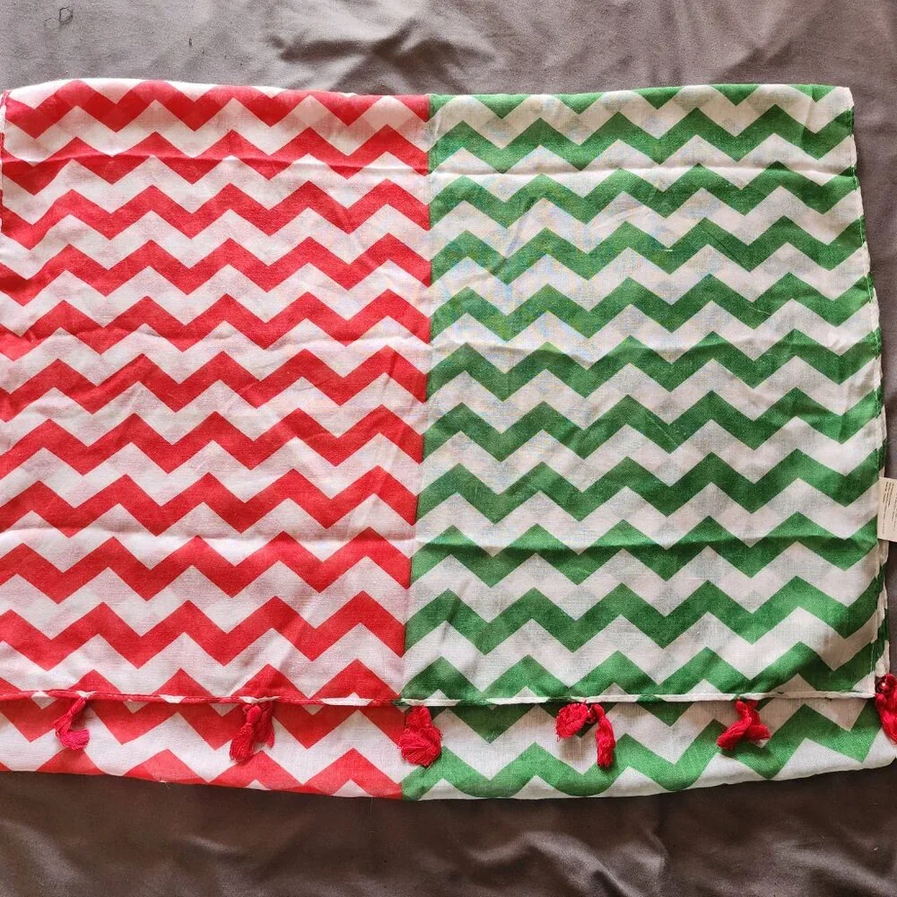 Holiday scarf with jingle bells (New with Tag) - Picture 6 of 6